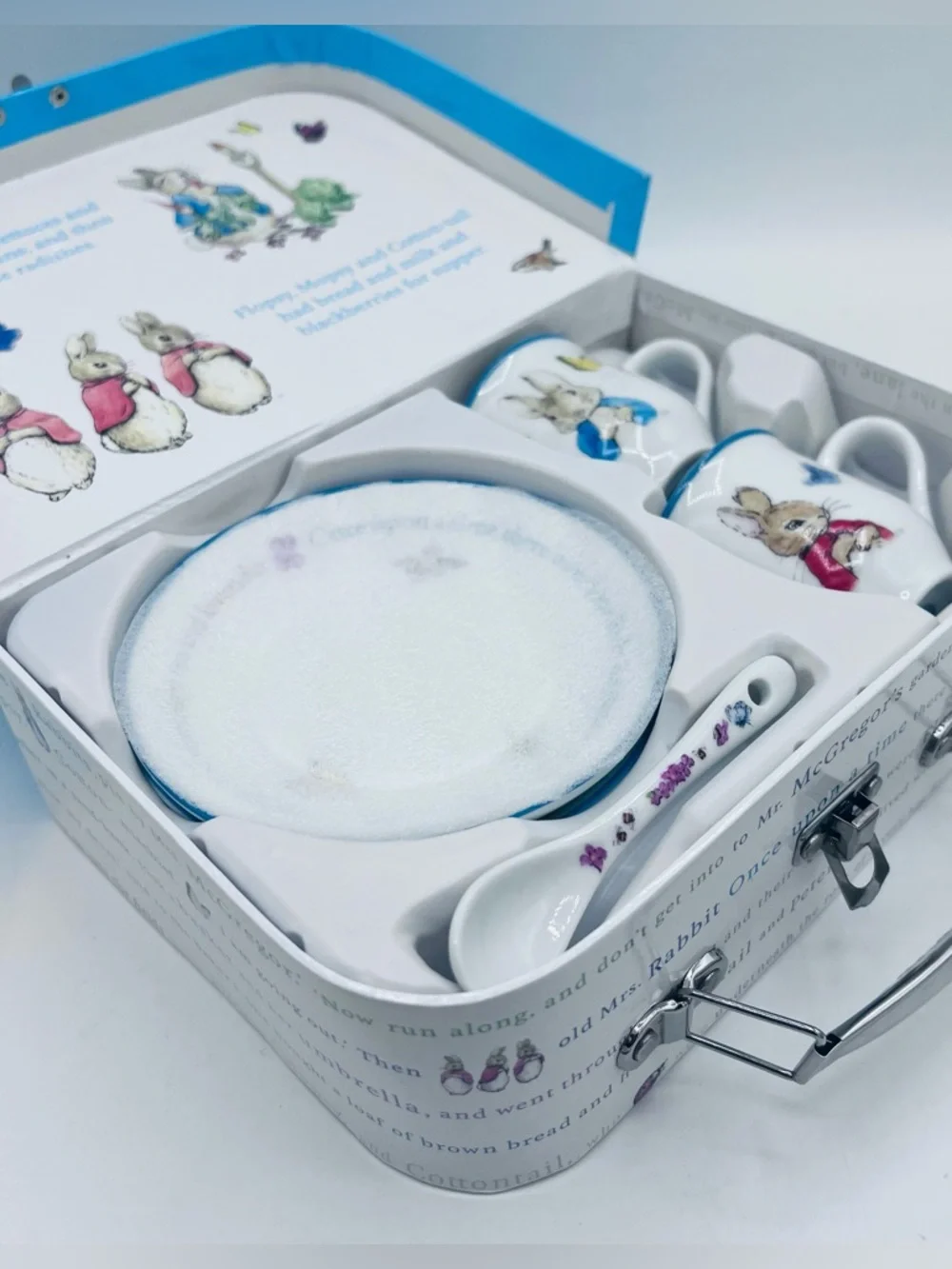 Beatrix Potter Peter Rabbit Tea Set For 2 - Picture 3 of 16